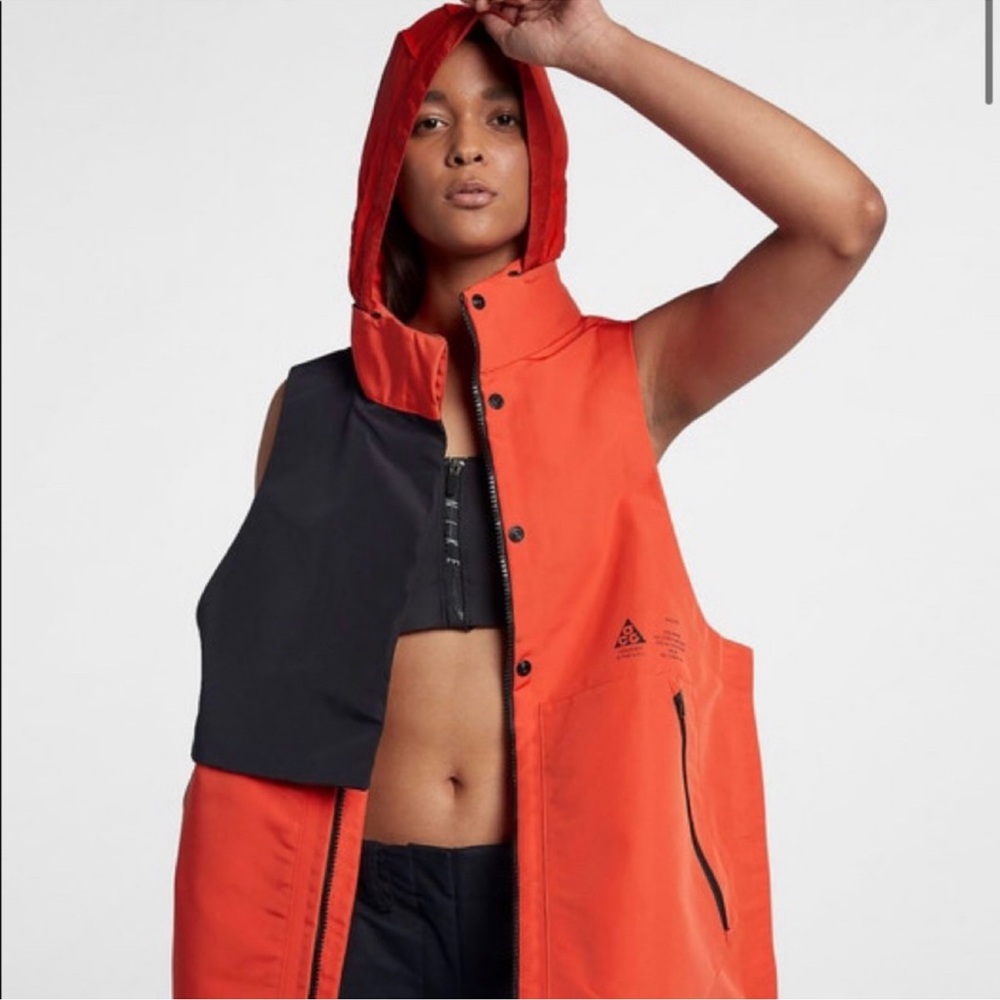 Nike ACG Women's  Hooded Tech-Vest Orange and Black